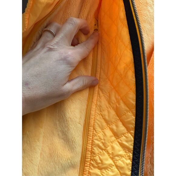 Lululemon Glacier Vest Yellow Double layered NWOT size 8 - Picture 3 of 11